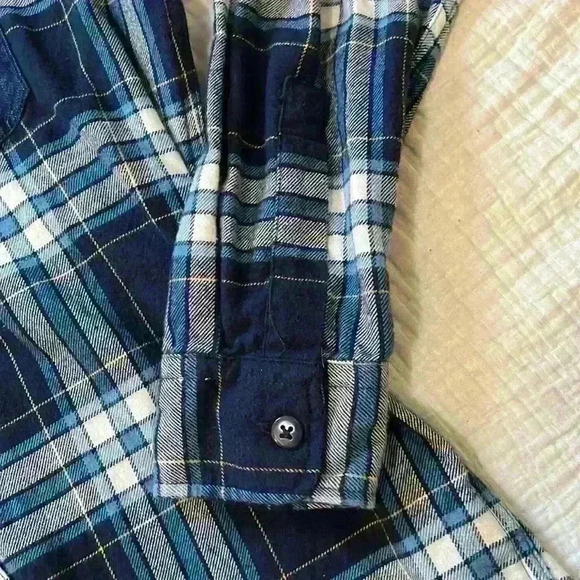 American Eagle Classic Fit Men’s Flannel - Picture 3 of 6